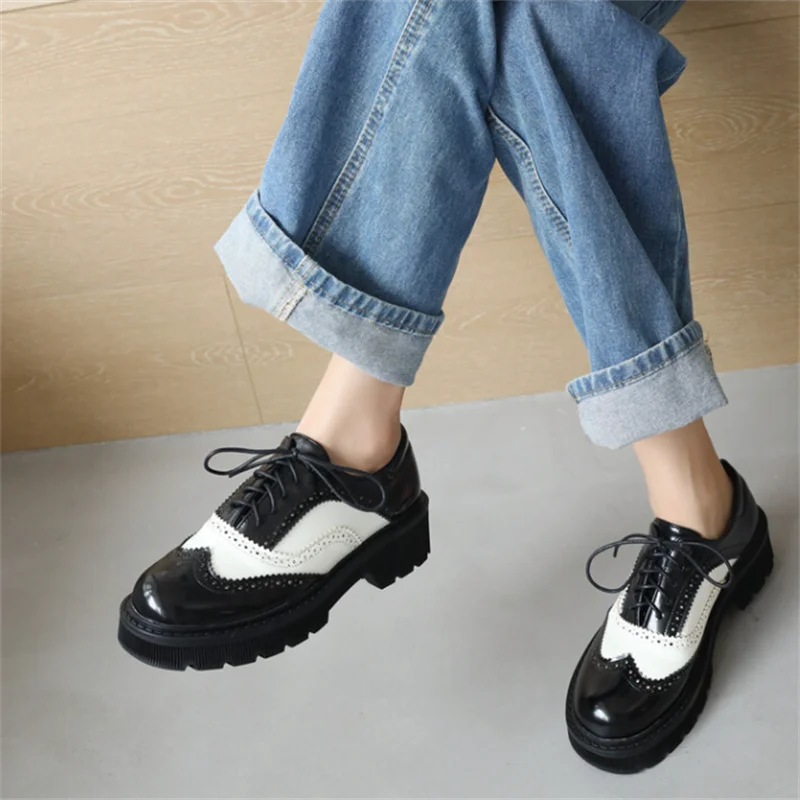 2023 Нова Реколта Ретро Черни Бели Обувки На Равна Подметка Дамски Ежедневни Оксфорд На Платформата Броги Обувки-Дерби