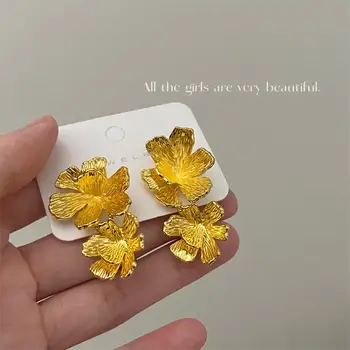 Реколта бижута с цветя златен цвят, Романтична украса в корейски стил за жени, Изискани модни обеци, Нежни и очарователни обеци