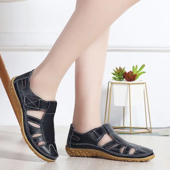 Дамски сандали със затворени пръсти 2023 Лятото ново Римско меки кожени сандали на танкетке за жени, градинска нескользящая дамски ежедневни обувки