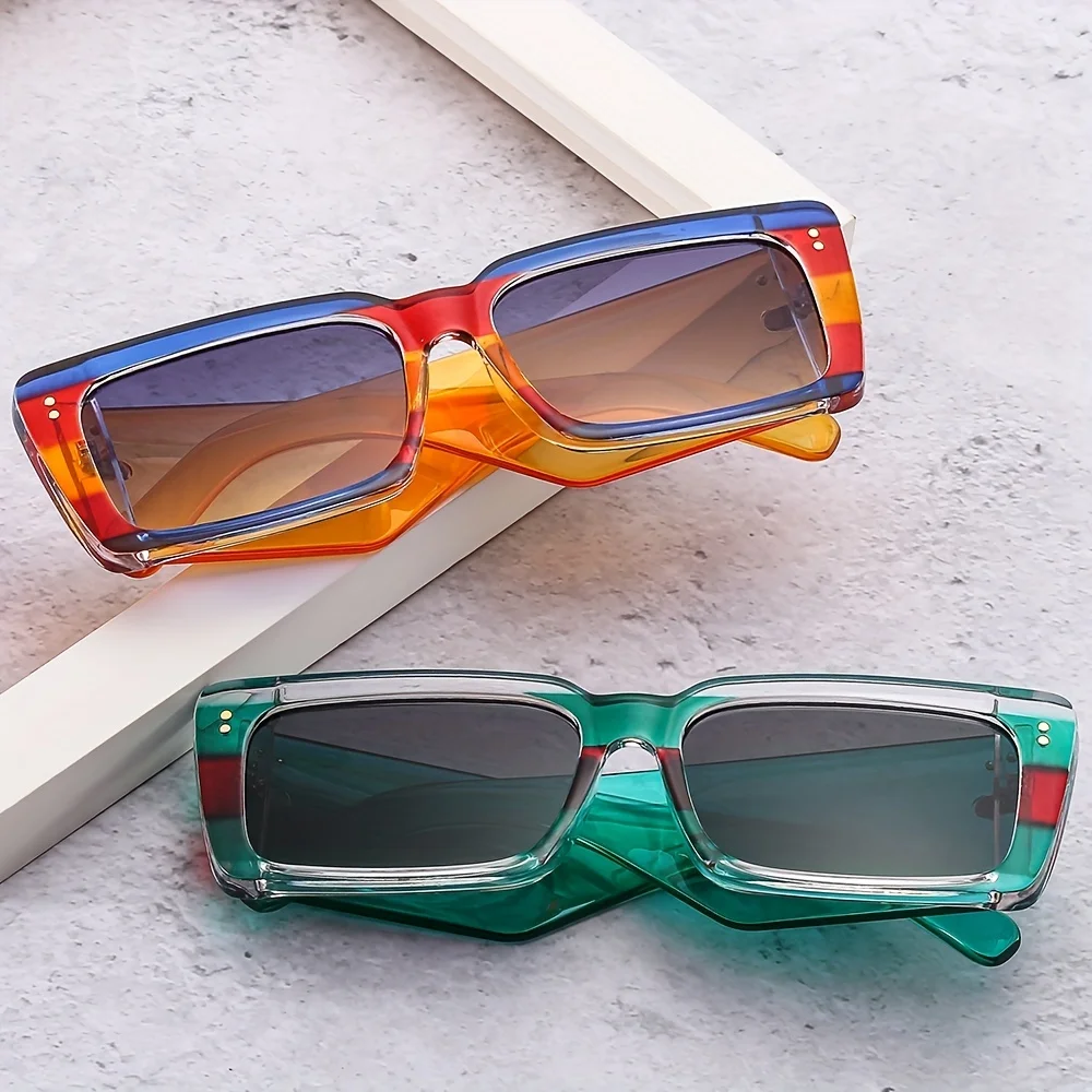 Готини и модни слънчеви очила в квадратни дебелото рамка: идеалният аксесоар за мъже и жени!