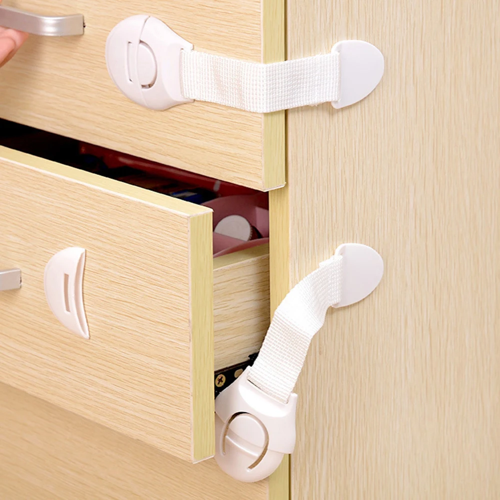 Заключване на шкаф за безопасност за деца Заключване на шкаф за безопасност за деца Пластмасова защита на Ключалката на вратата на Сигурността за деца