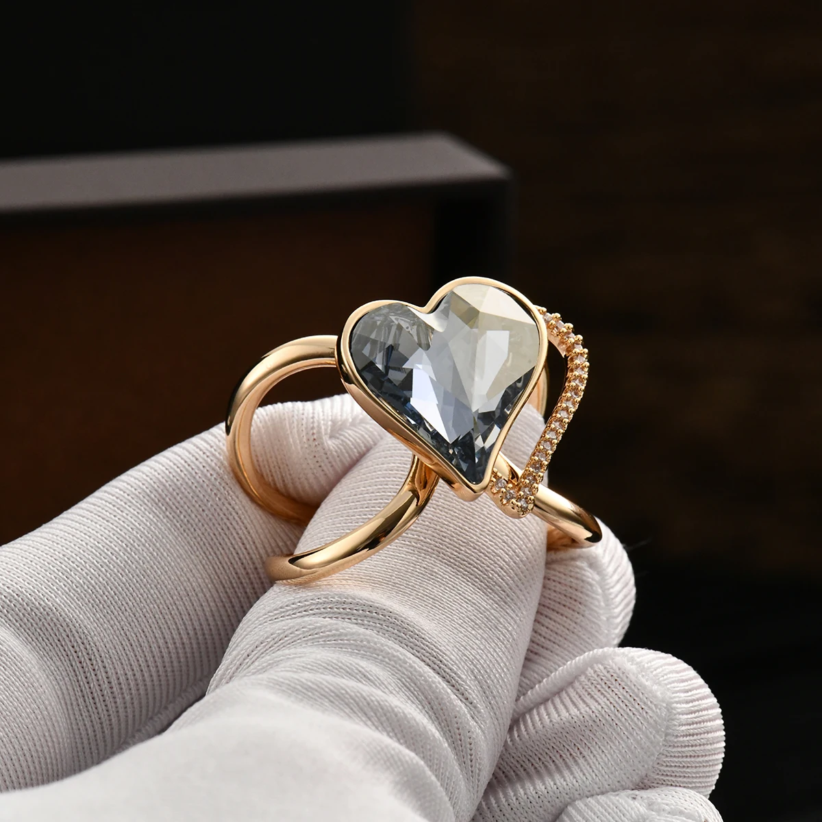 Лесна любов, обтегач за шал от австрийския кристал, x пръстен, омедненное 18-каратово злато, женски аксесоари