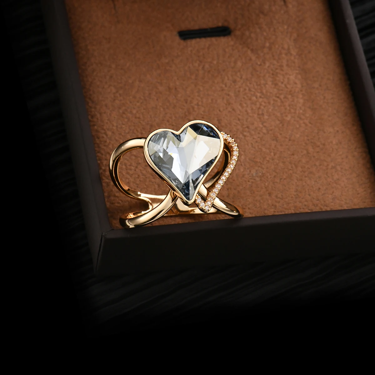 Лесна любов, обтегач за шал от австрийския кристал, x пръстен, омедненное 18-каратово злато, женски аксесоари