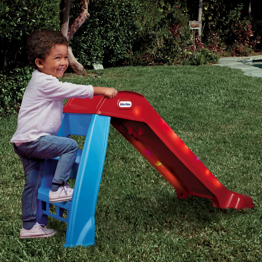 Първата пързалка с подсветка, пързалка за детската площадка на открито, сгъване за лесно съхранение, червена и синя